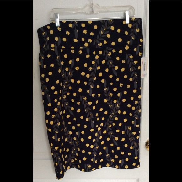 LuLaRoe Dresses & Skirts - LulaRoe Skirt Cassie 3XL (2282)
